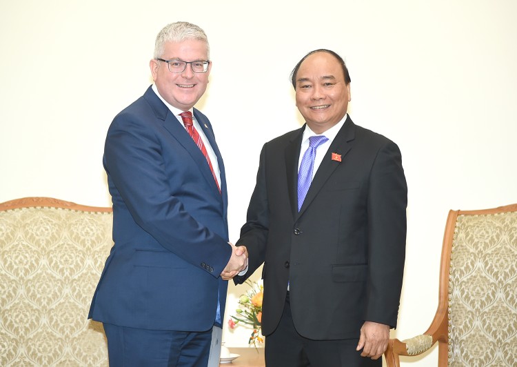 Thủ tướng Nguyễn Xuân Phúc tiếp Đại sứ Australia Craig Chittick. Ảnh: VGP