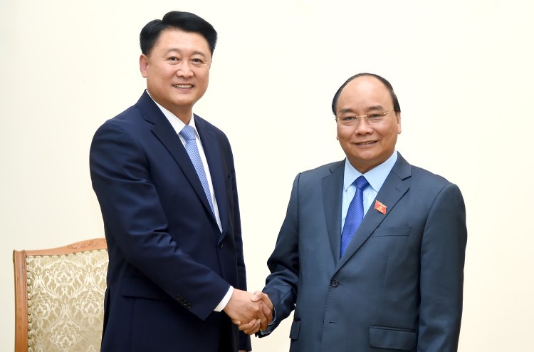 Thủ tướng Nguyễn Xuân Phúc tiếp Tư lệnh Cơ quan Cảnh sát quốc gia Hàn Quốc Lee Chul-Sung. Ảnh: VGP