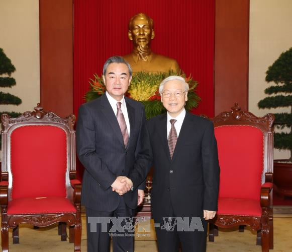 Tổng Bí thư Nguyễn Phú Trọng tiếp thân mật Bộ trưởng Ngoại giao Trung Quốc Vương Nghị. Ảnh: TTXVN