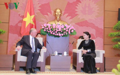 Chủ tịch Quốc hội Nguyễn Thị Kim Ngân và ông David Cruickshank, Chủ tịch Hãng Deloitte toàn cầu