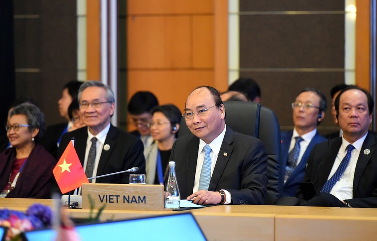 Thủ tướng Nguyễn Xuân Phúc dự Hội nghị Cấp cao ASEAN với Hoa Kỳ, Trung Quốc, Hàn Quốc, Nhật Bản. Ảnh: VGP