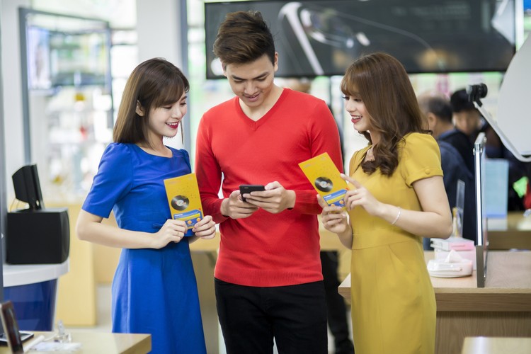 Năm 2017, MobiFone đã triển khai hàng loạt các gói cước data roaming với mức giá rẻ “như ở nhà” cho khách hàng tại 5 quốc gia Hàn Quốc, Nhật Bản, Lào, Campuchia, HongKong.