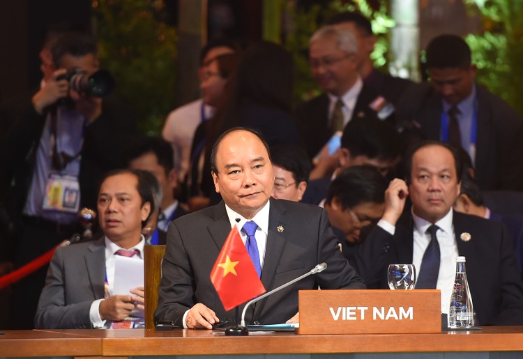 Thủ tướng Nguyễn Xuân Phúc dự và phát biểu tại EAS lần thứ 12. Ảnh: VGP