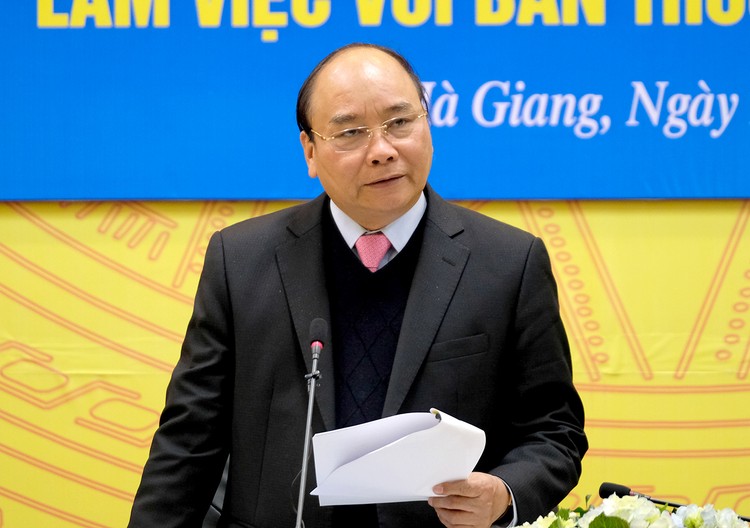 Thủ tướng Nguyễn Xuân Phúc phát biểu chỉ đạo tại buổi làm việc với lãnh đạo chủ chốt tỉnh Hà Giang. Ảnh: VGP