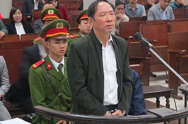 Xét xử nguyên Phó giám đốc Sở Nông nghiệp Hà Nội: Tòa án yêu cầu xác định lại tội danh