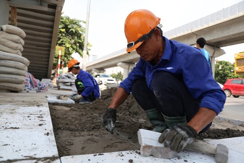 Chủ tịch Hà Nội yêu cầu tạm dừng các dự án lát đá vỉa hè chuẩn bị triển khai. Ảnh minh hoạ: Internet