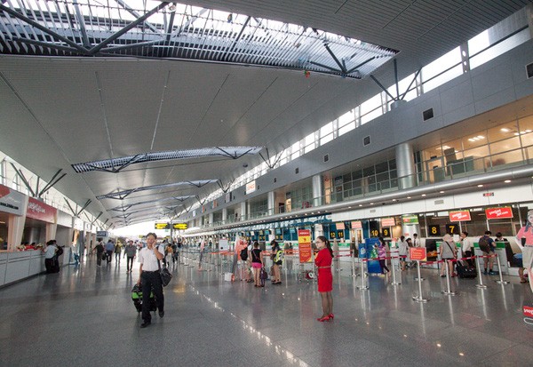 Khu vực sảnh check-in của sân bay Đà Nẵng rộng rãi, thoáng mát với 36 quầy làm thủ tục. Ảnh: kenh14.vn