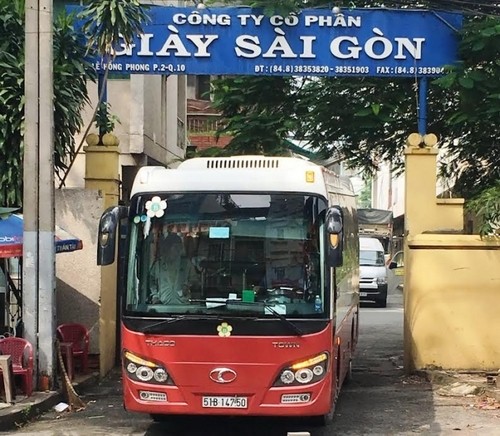Giày Sài Gòn vẫn đang cho hãng xe Thành Bưởi thuê khu "đất vàng" làm điểm tập kết hàng hóa. Ảnh: Báo Giao thông.