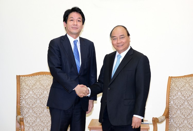 Thủ tướng Chính phủ Nguyễn Xuân Phúc tiếp Cố vấn đặc biệt của Thủ tướng Nhật Bản Sonoura Kentaro. Ảnh: VGP