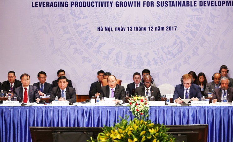 Thủ tướng Nguyễn Xuân Phúc tham dự và phát biểu tại Diễn đàn VDF 2017. Ảnh: Lê Tiên