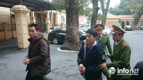 Bị cáo Saga (phải) và bị cáo Nguyễn Mạnh Linh.