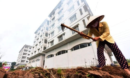Ba tòa nhà tái định cư tại Hà Nội gần đây được đề xuất phá bỏ do không có ai đến ở.