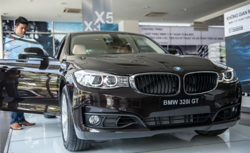 Tổng cục trưởng Hải Quan cho biết số lợi bất chính trong vụ buôn lậu của nhà nhập khẩu BMW được chuyển ra nước ngoài.