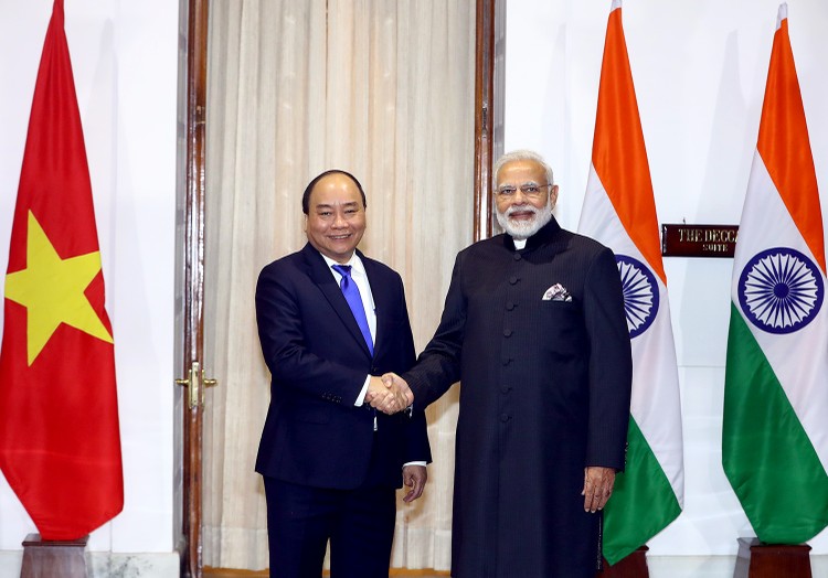 Thủ tướng Nguyễn Xuân Phúc và Thủ tướng Narendra Modi trước khi hội đàm. Ảnh: VGP