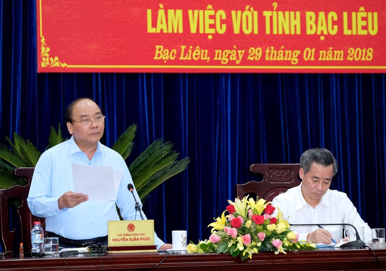 Thủ tướng Nguyễn Xuân Phúc làm việc với lãnh đạo tỉnh Bạc Liêu. - Ảnh: VGP
