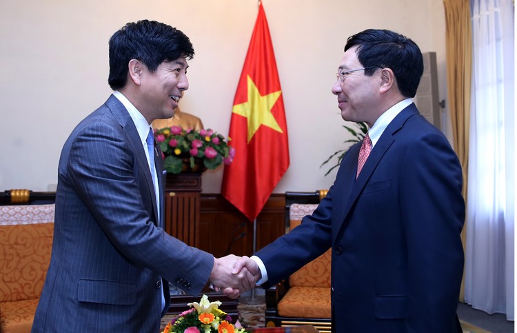 Phó Thủ tướng Phạm Bình Minh tiếp Quốc vụ khanh Bộ Ngoại giao Nhật Bản, Hạ nghị sĩ Kazuyuki Nakane. Ảnh: VGP