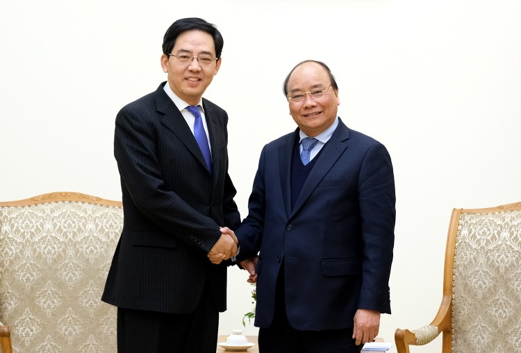 Thủ tướng Nguyễn Xuân Phúc tiếp Đại sứ Trung Quốc Hồng Tiểu Dũng. Ảnh: VGP