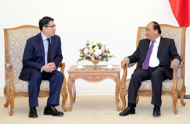 Thủ tướng Nguyễn Xuân Phúc và Chủ tịch Tập đoàn Hyosung Cho Hyun Joon - Ảnh: VGP