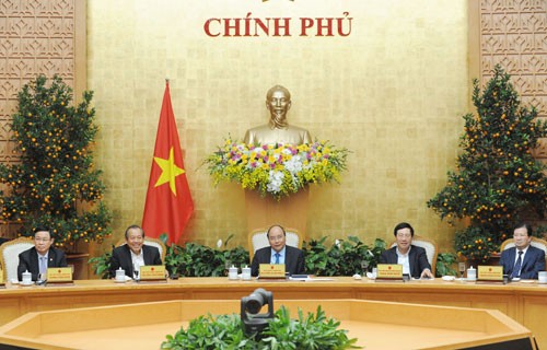 Thủ tướng Nguyễn Xuân Phúc và các Phó Thủ tướng họp Thường trực Chính phủ sau kỳ nghỉ Tết Nguyên đán Mậu Tuất. Ảnh: VGP