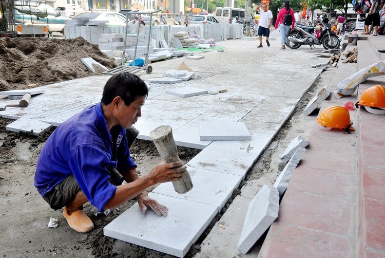 Kết luận thanh tra Thành phố Hà Nội đã chỉ ra tồn tại, sai phạm trong việc khảo sát, thiết kế các dự án lát đá vỉa hè trên địa bàn. 