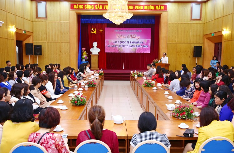 Thứ trưởng Bộ KH&ĐT Nguyễn Văn Trung phát biểu tại buổi lễ. Ảnh: Lê TIên