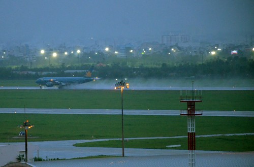 Sân bay Tân Sơn Nhất bị ngập sau trận mưa lớn hồi tháng 9/2016.