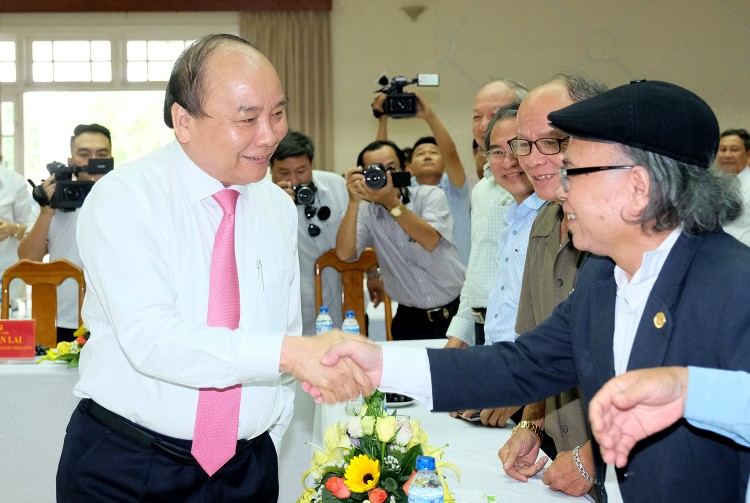 Thủ tướng gặp mặt cán bộ lãnh đạo, nguyên lãnh đạo tỉnh Quảng Nam qua các thời kỳ. Ảnh: VGP