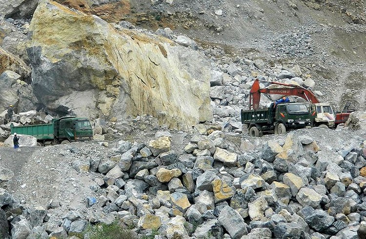 Công ty CP Đá Núi Nhỏ đang khai thác đá tại 2 mỏ là Núi Nhỏ (Bình Dương) và Tân Lập (Bình Phước). Ảnh: CMI