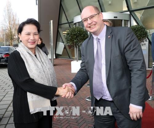 Chủ tịch Quốc hội Nguyễn Thị Kim Ngân thăm Công ty NACO tại Hà Lan. Ảnh: TTXVN