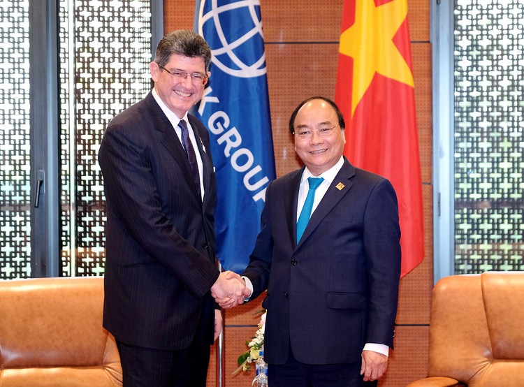Thủ tướng Nguyễn Xuân Phúc tiếp Tổng Giám đốc điều hành kiêm Giám đốc Tài chính của Ngân hàng Thế giới Joaquim Levy. Ảnh: VGP