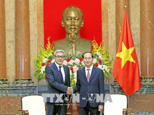 Chủ tịch nước Trần Đại Quang và Thư ký Hội đồng An ninh quốc gia Mông Cổ Amarjargal Gansukh