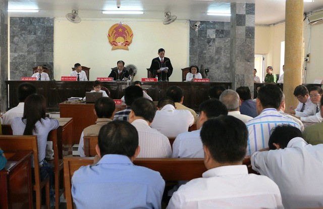 Sau gần một tháng xét xử, ngày 4/4, Tòa án nhân dân tỉnh An Giang đã tuyên án sơ thẩm đối với 27 bị cáo trong vụ án mua bán khống hóa đơn thuế giá trị gia tăng, gây thiệt hại cho nhà nước trên 35 tỉ đồng.