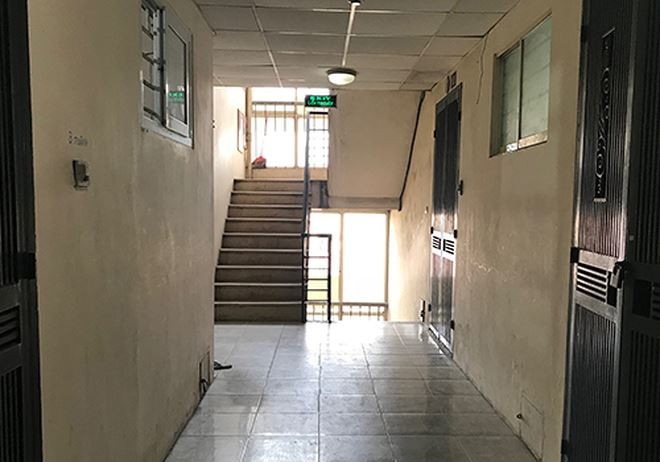 Một số chung cư Hà Nội vi phạm tiêu chuẩn phòng cháy như cầu thang thoát hiểm thông với hành lang.
