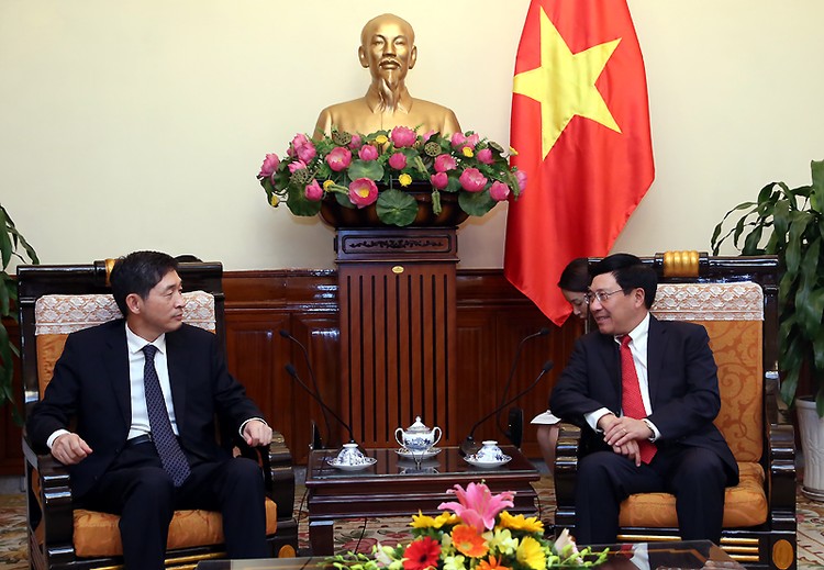 Phó Thủ tướng Phạm Bình Minh tiếp Đại sứ Hàn Quốc Lee Hyuk. Ảnh: VGP
