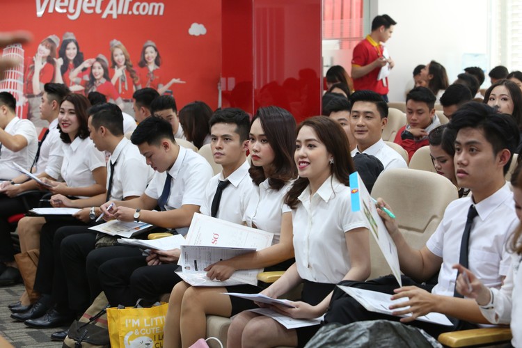 Vietjet tuyển tiếp viên tại Hà Nội và thành phố Hồ Chí Minh
