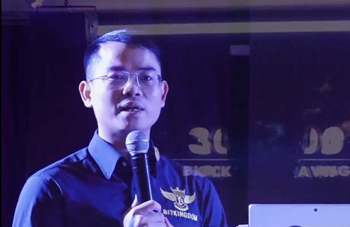 Hồ Xuân Văn chia sẻ trong một sự kiện kêu gọi đầu tư tiền ảo dưới tư cách thủ lĩnh Bitkingdom.