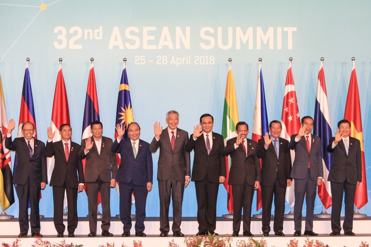 Các nhà lãnh đạo ASEAN tham dự Hội nghị Cấp cao ASEAN lần thứ 32.