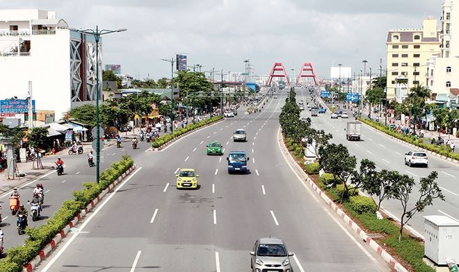 Đường Phạm Văn Đồng được đánh giá là tuyến đường đẹp nhất nhì TP.HCM. 