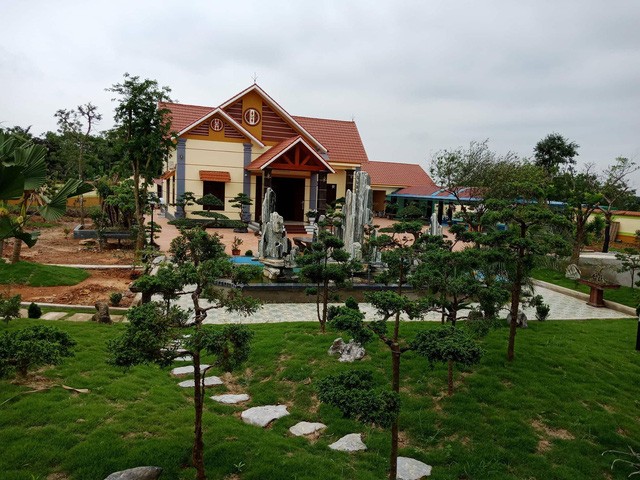 UBND huyện Vĩnh Lộc cho biết một phần phía sau của căn nhà xây lấn ra đất không được thuê.