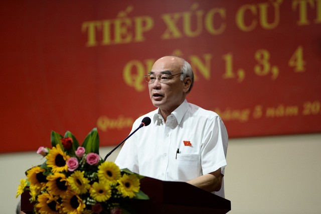 Ông Phan Nguyễn Như Khuê tại buổi tiếp xúc cử tri Q.1, Q.3, Q.4 sáng 5-5.