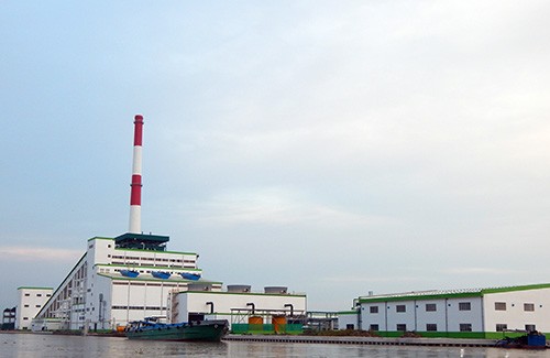 Nhà máy giấy Lee & Man nằm ven sông Hậu tại huyện Châu Thành, tỉnh Hậu Giang.