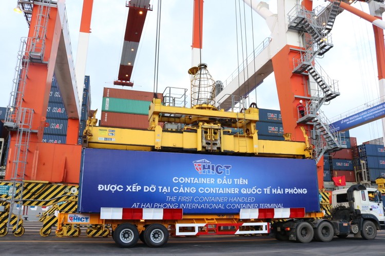 Khai trương Cảng Container quốc tế Hải Phòng (HICT). Ảnh: Nguyễn Thủy