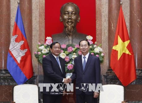 Chủ tịch nước Trần Đại Quang và Bộ trưởng Cao cấp, Bộ trưởng Bộ Ngoại giao và Hợp tác quốc tế Campuchia Prak Sokhonn