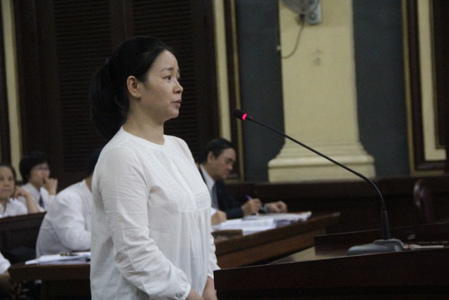 Bị cáo Ngô Kim Huệ cho rằng Phương Trang tặng xe MayBach cho Hứa Thị Phấn