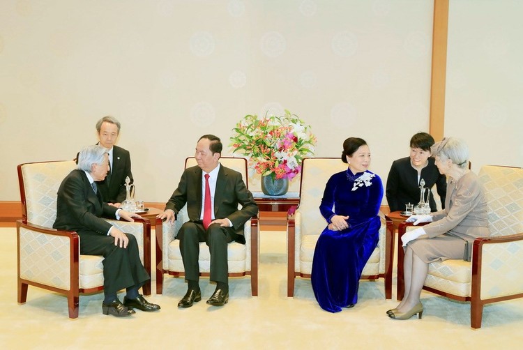 Chủ tịch nước Trần Đại Quang và Phu nhân hội kiến Nhà vua Akihito và Hoàng hậu. Ảnh: Vietnamplus