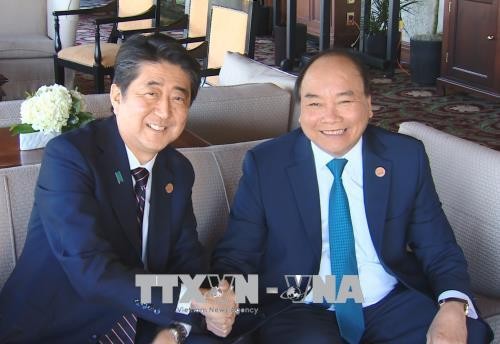 Thủ tướng Nguyễn Xuân Phúc gặp Thủ tướng Nhật Bản Shinzo Abe.
