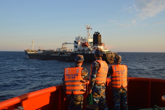 Bộ Tư lệnh Vùng Cảnh sát biển 2 dẫn giải tàu Pacipic Ocean về xử lý