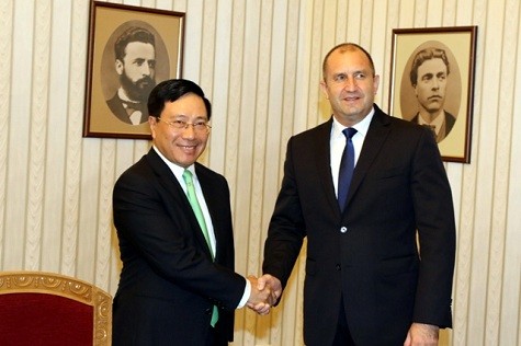 Phó Thủ tướng Phạm Bình Minh và Tổng thống Bulgaria Rumen Radev