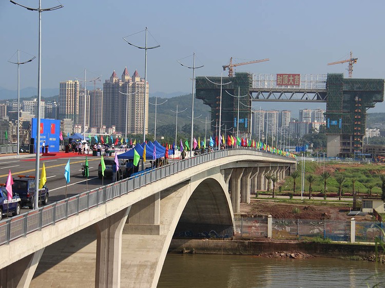 Cầu Bắc Luân 2 nối hai tỉnh Quảng Ninh (Việt Nam) và Quảng Tây (Trung Quốc). Ảnh Internet