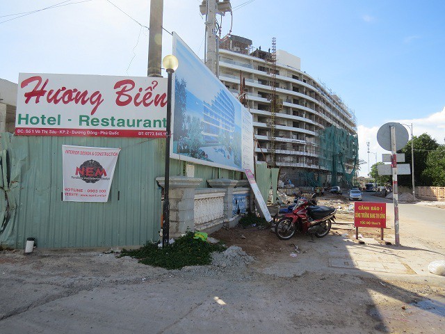 Công trình khách sạn Hương Biển xây dựng sai phép, không đúng quy hoạch sẽ bị xử lý trong thời gian tới. 